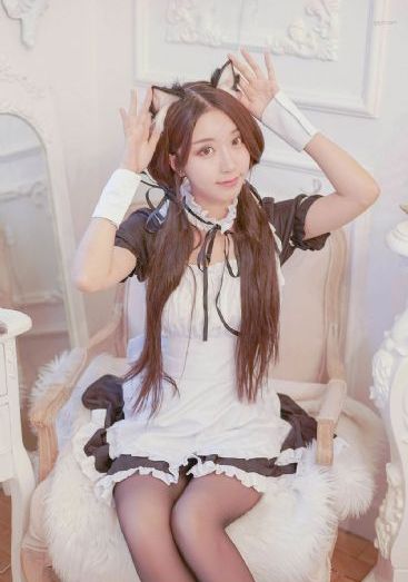 美女翘臀少妇啪啪呻吟流水图片