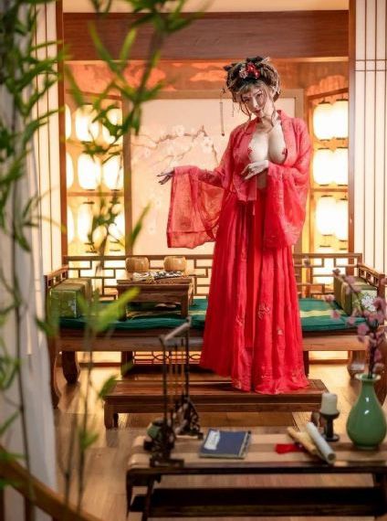 女警乳链乳环蒂环铃铛调教
